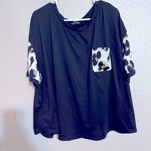 Leopard sleeve tshirt